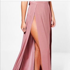 Boohoo maxi slit skirt 💖